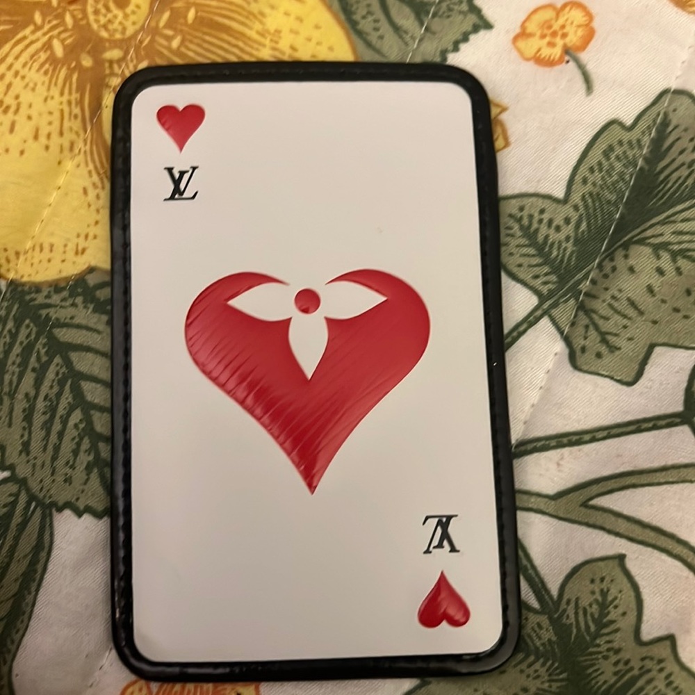 Game On card holder! Limited edition! Louis Vuitton.